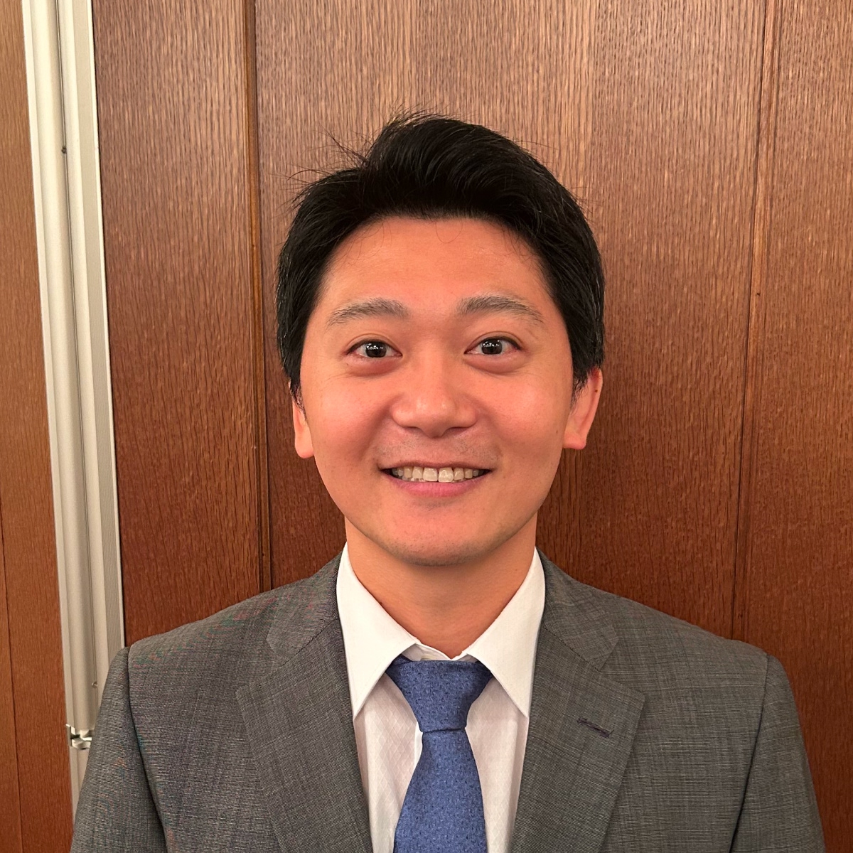 西尾 佳朋 先生